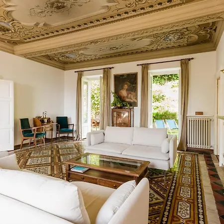 Pergola מנאג'יו