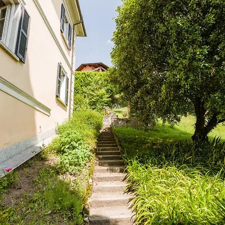 וילה Pergola מנאג'יו