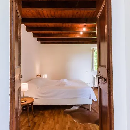 فيلة Pergola